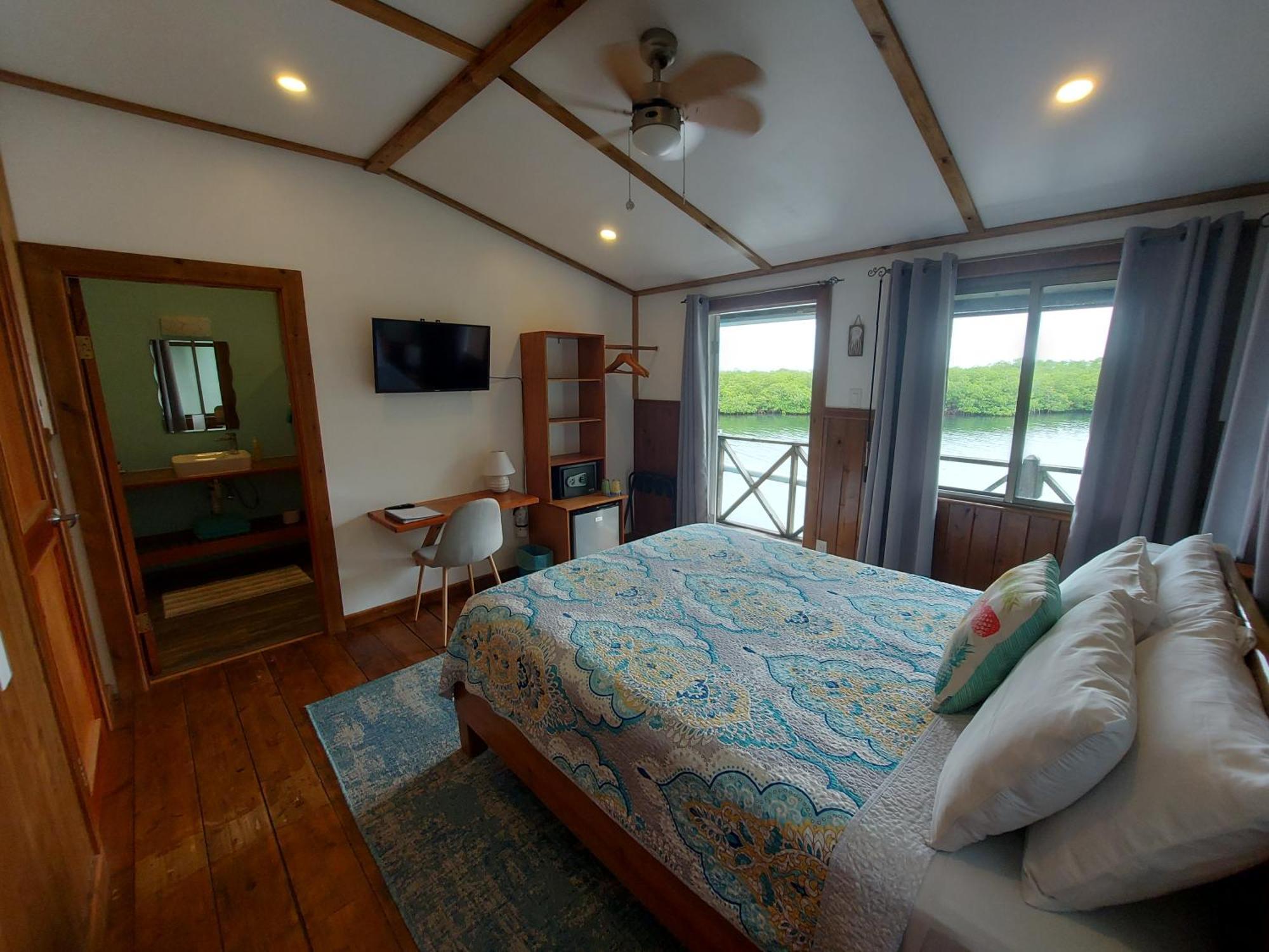 The Sunsetter Bed & Breakfast Bocas Town Ngoại thất bức ảnh